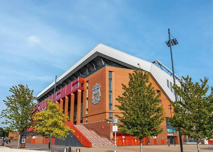 Villa: Stunning House Close To The Stadium + Hot Tub!